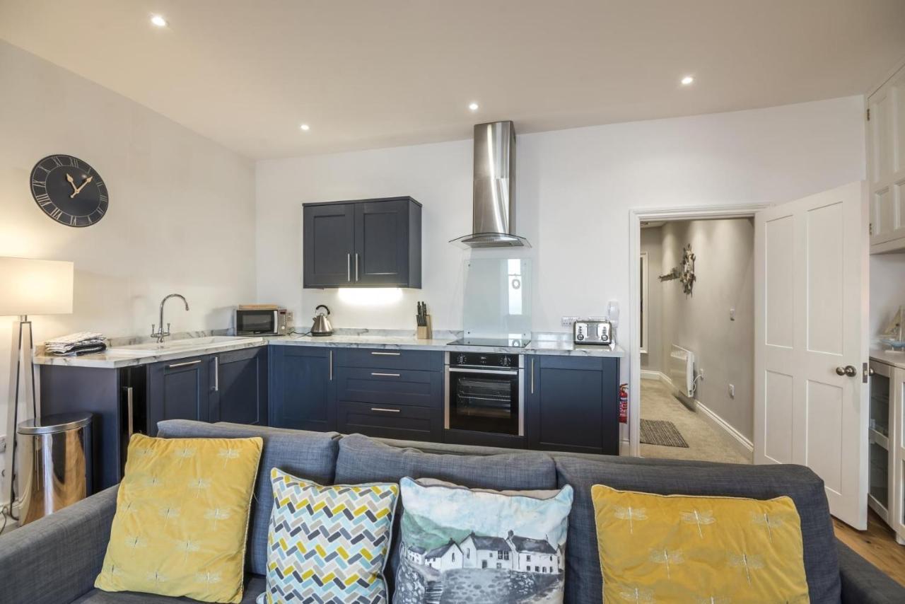 Sea Legs - 2 Bedroom Apartment - Tenby Luaran gambar