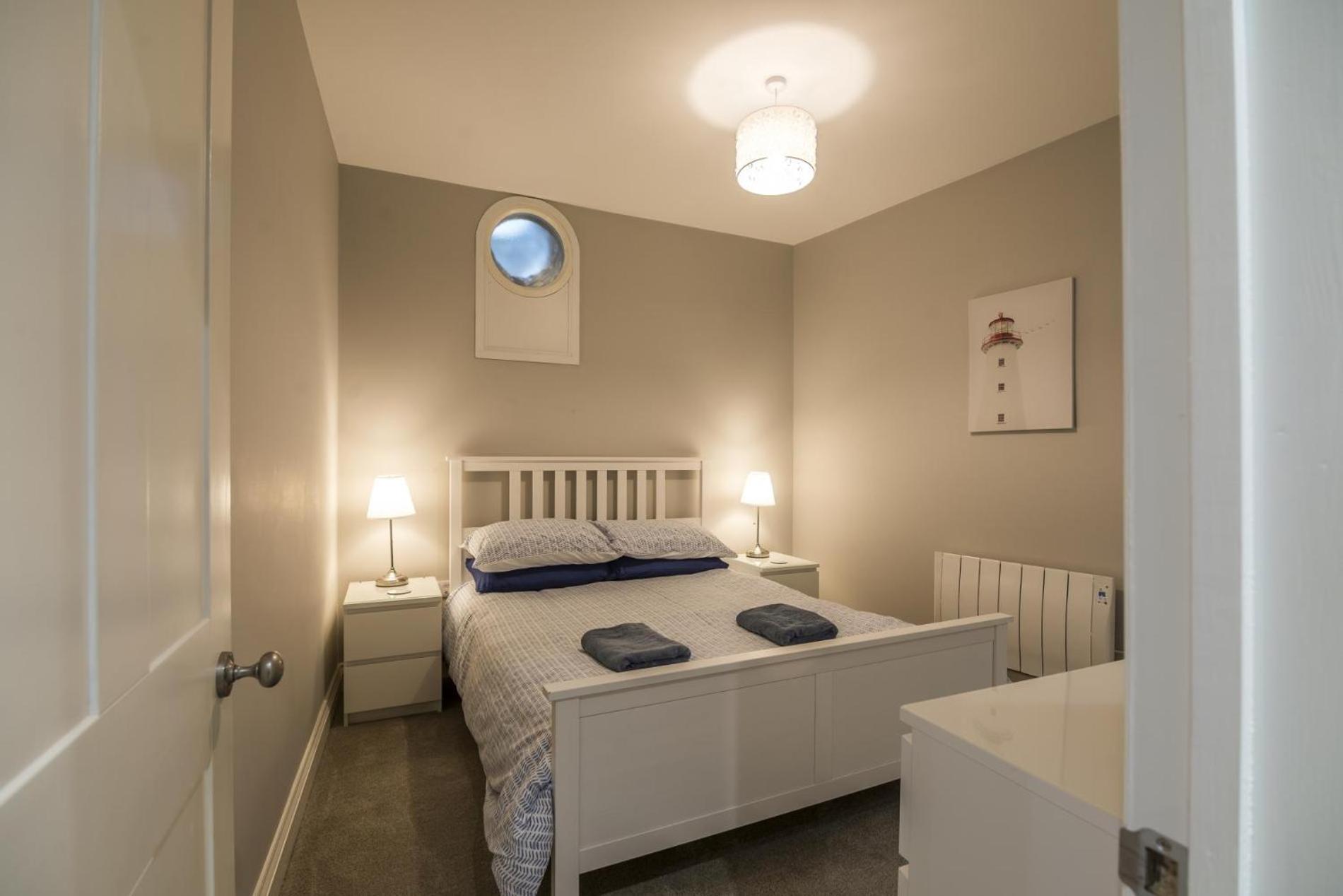 Sea Legs - 2 Bedroom Apartment - Tenby Luaran gambar
