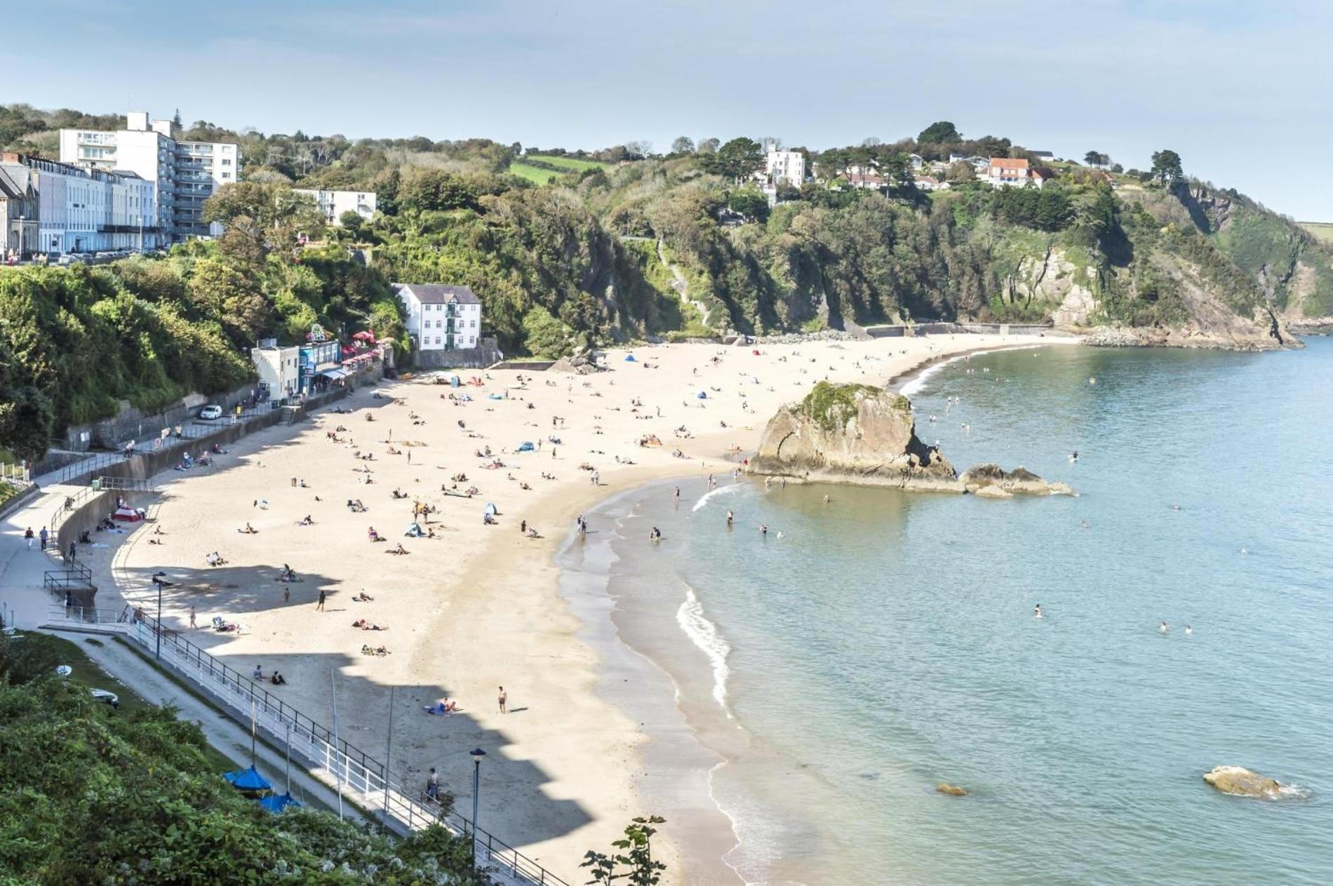 Sea Legs - 2 Bedroom Apartment - Tenby Luaran gambar