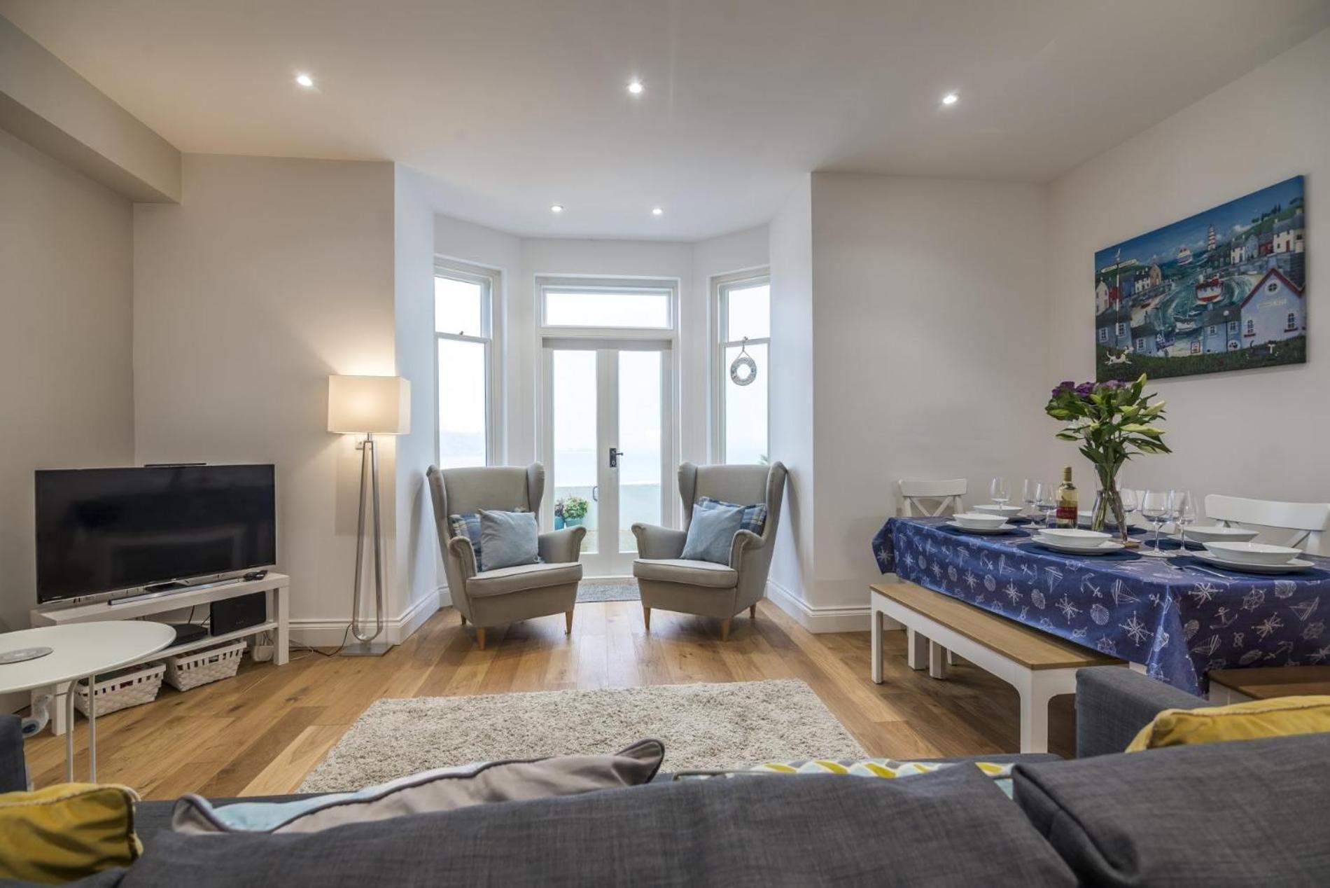 Sea Legs - 2 Bedroom Apartment - Tenby Luaran gambar